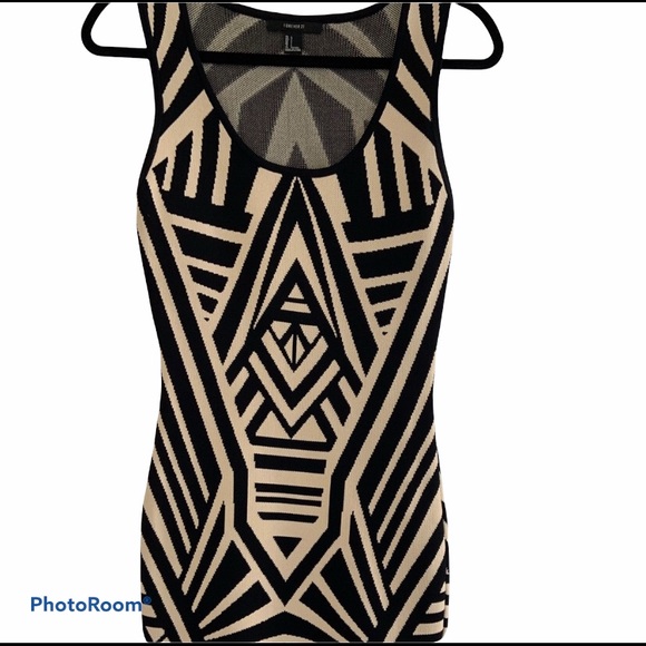 Forever 21 Dresses & Skirts - Stretchy Geometric Bodycon Dress